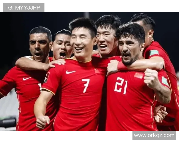 足球巨星齐聚一堂合影留念展现无与伦比的团结与友谊